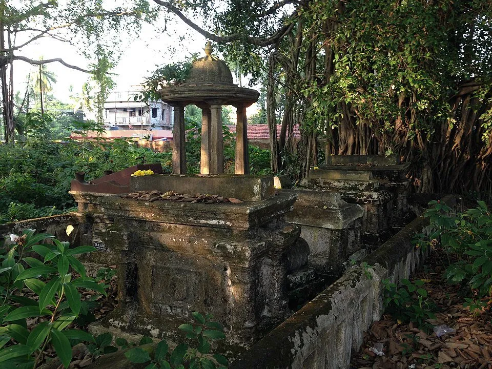 The chattri over the samadhi of Adhyaksha Koragappa in the family plot at Gori Gudde, Attavar, Mangaluru